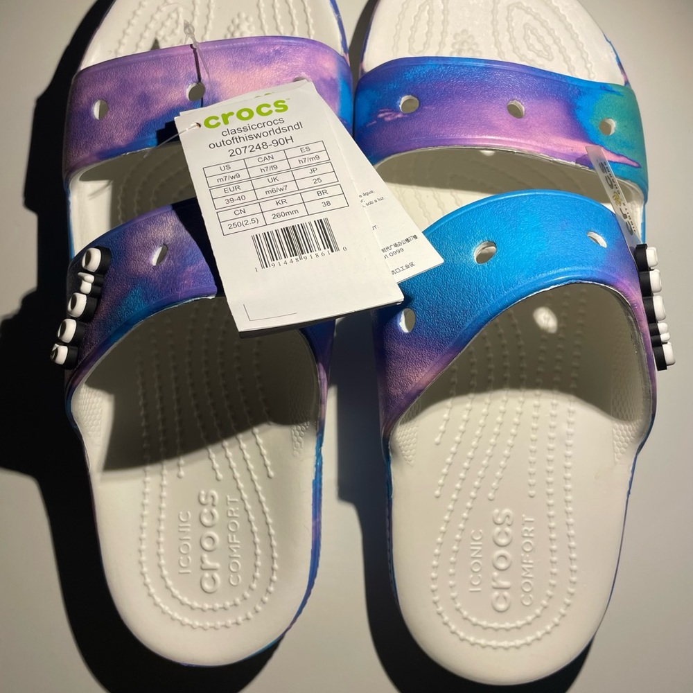 NWT CROC SANDALS